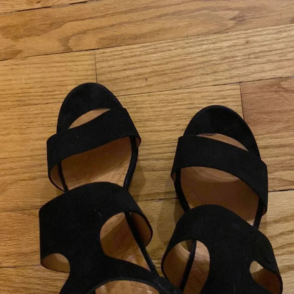 Chie Mihara heels EU 38.5 black with ankle strap closure excellent like new cond - Picture 2 of 11